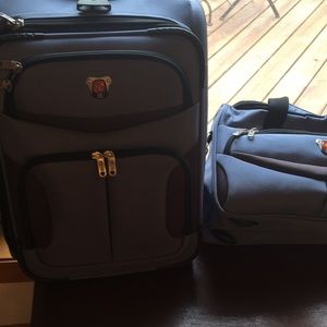 Swiss Gear small carry on luggage set